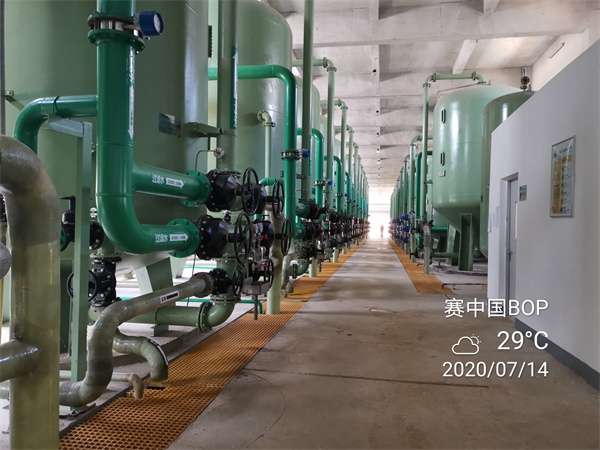 玻璃鋼格柵生產(chǎn)車(chē)間及產(chǎn)品